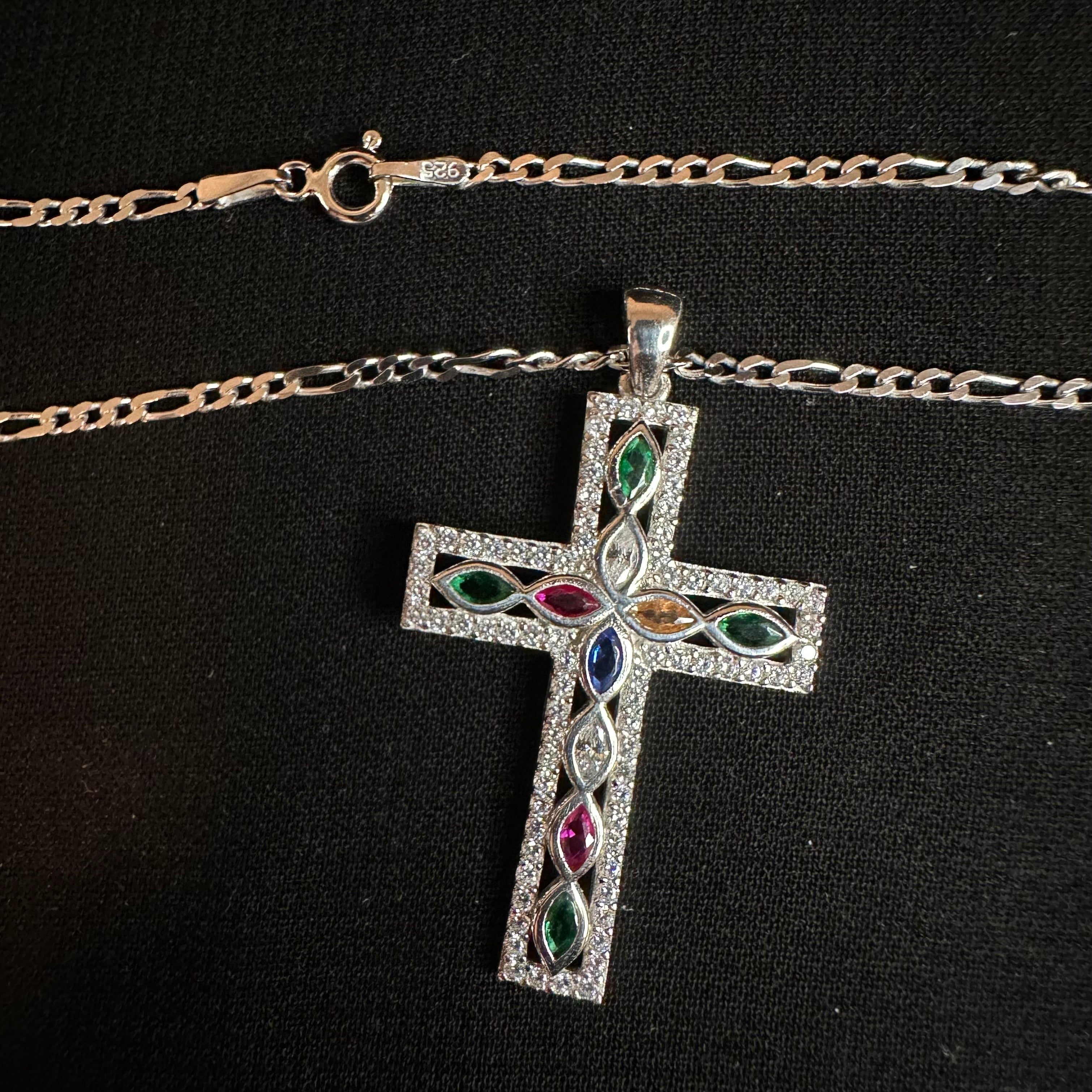 Kreuzkette mit bunten Zirkonsteinen