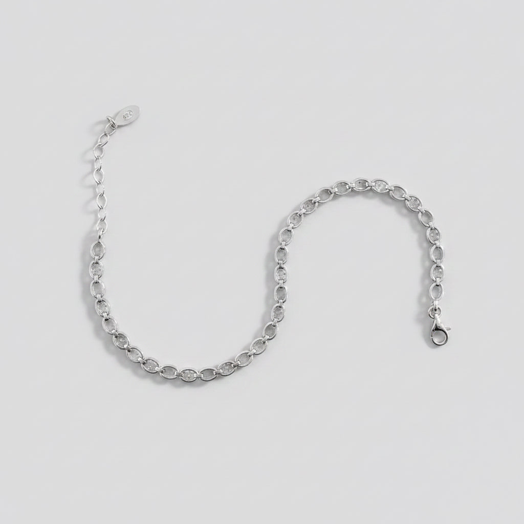 Feines 925er Sterlingsilberarmband für Damen
- 7,4 Gramm - 17-20cm