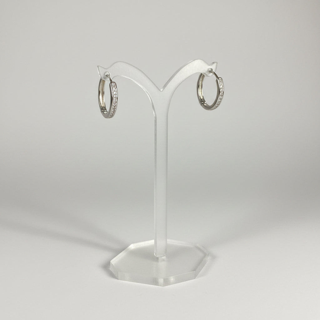 Elegante Silberohringe mit Zirkonsteinen