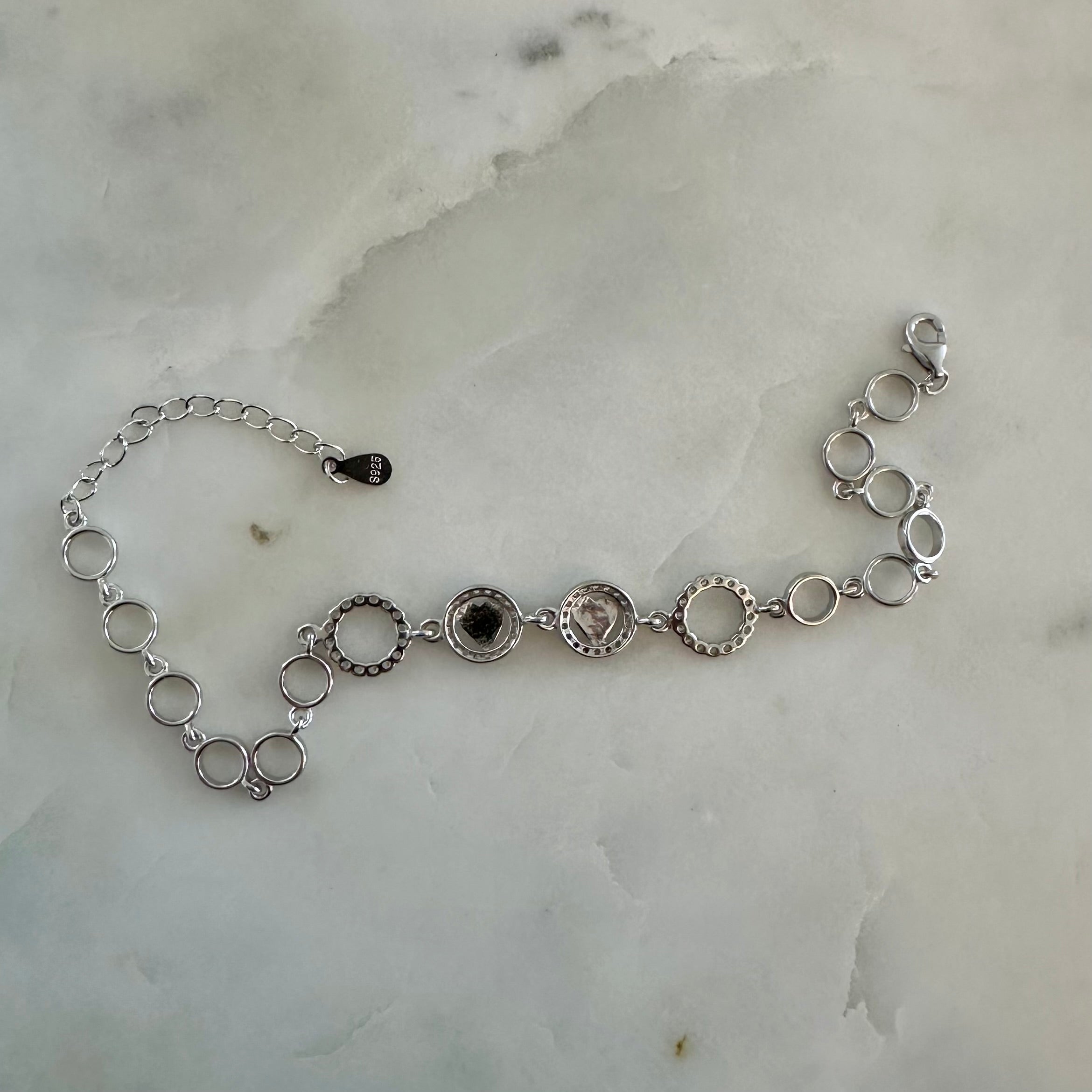 Silberarmband mit Herzen - 925er
Sterlingsilber - 5,7 Gramm