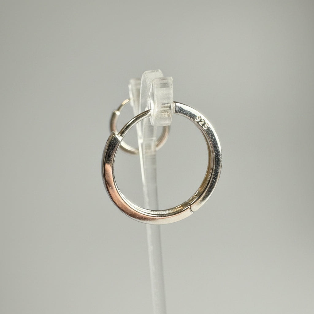 Elegante Silberohringe mit Zirkonsteinen