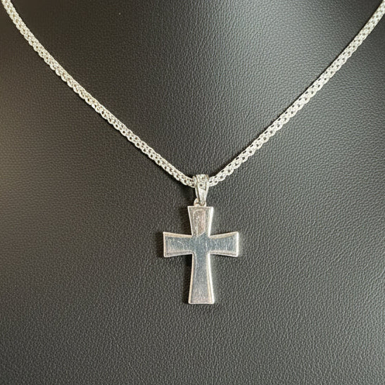 Elegante Silberkette mit Kreuzanhänger - 60 cm - 8,1 gramm