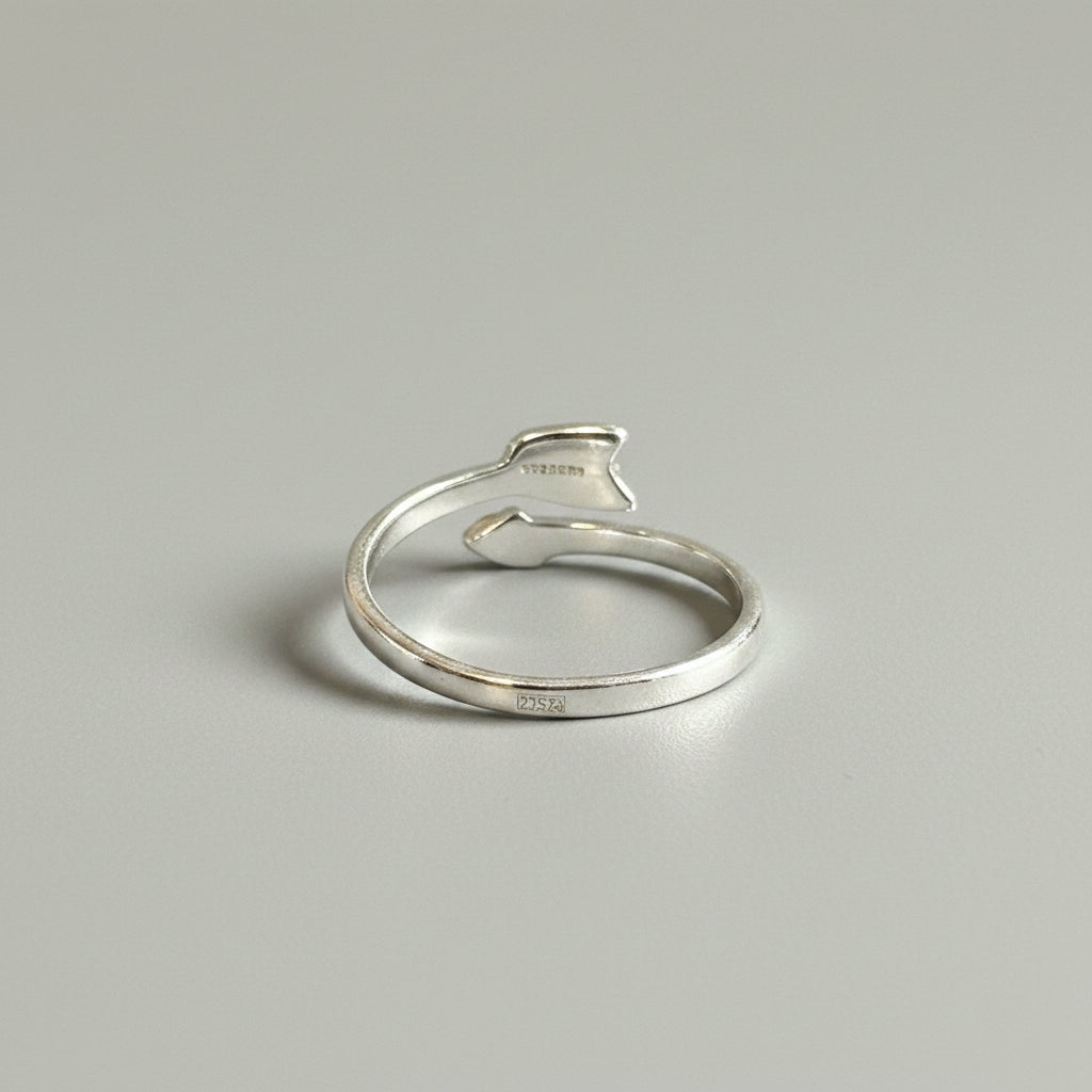 Offener Ring als Pfeil aus Sterlingsilber