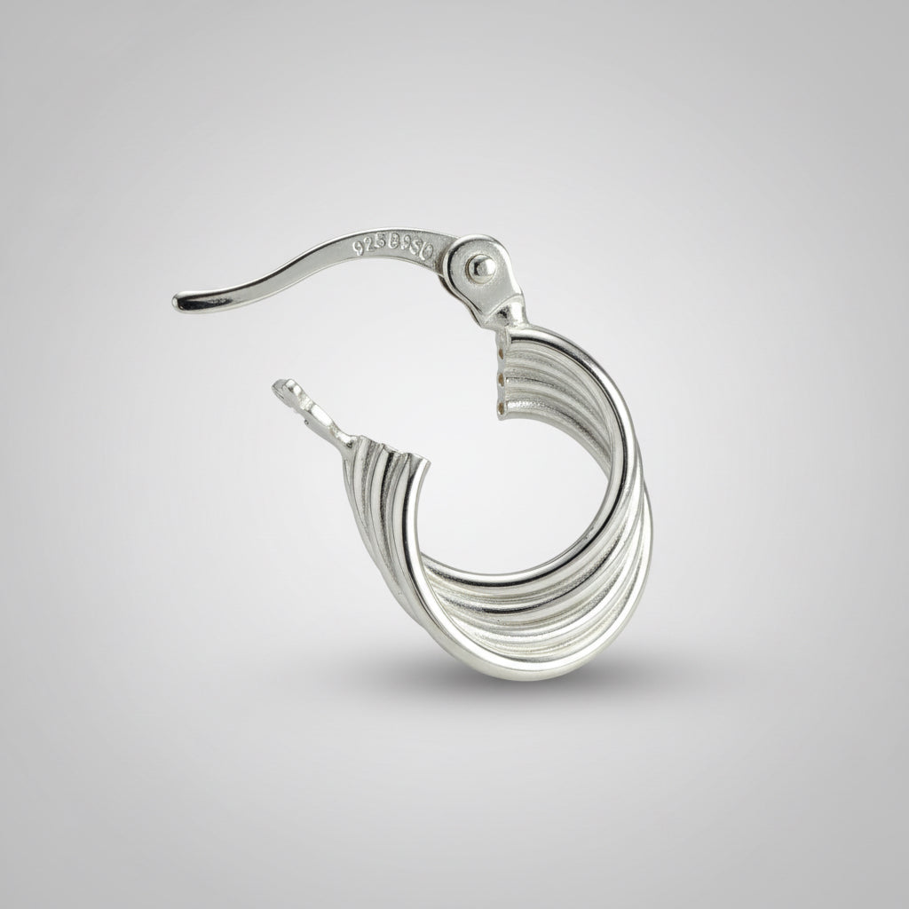 Elegante und schlichte Silberohrringe