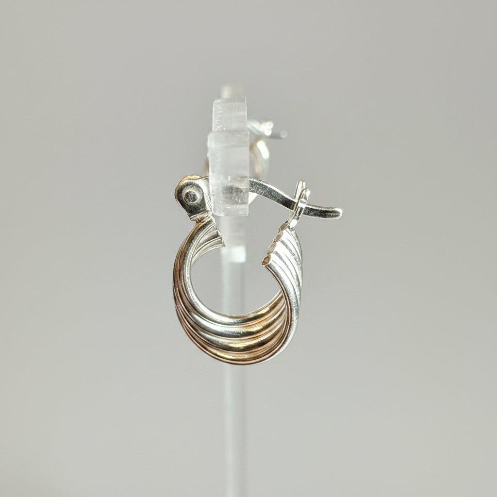 Elegante und schlichte Silberohrringe