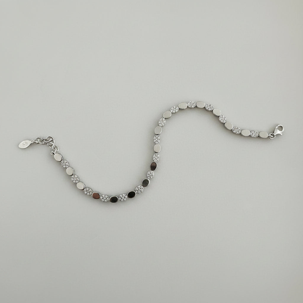 Feines 925er Sterlingsilberarmband für Damen
- 7,4 Gramm - 17-20cm