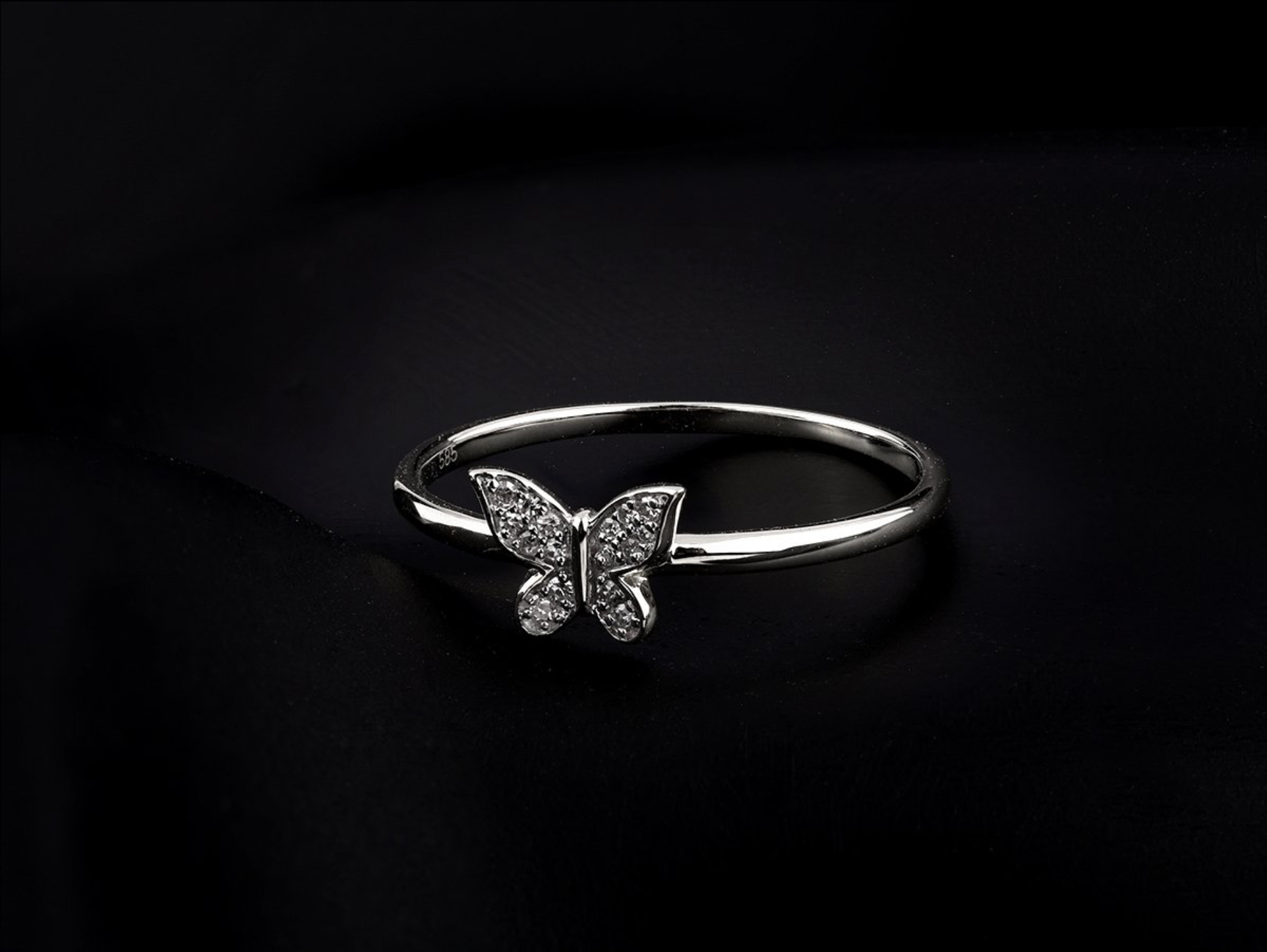 Schmetterlingsring – 14kt Weißgold, 0,05 ct natürlicher Diamant