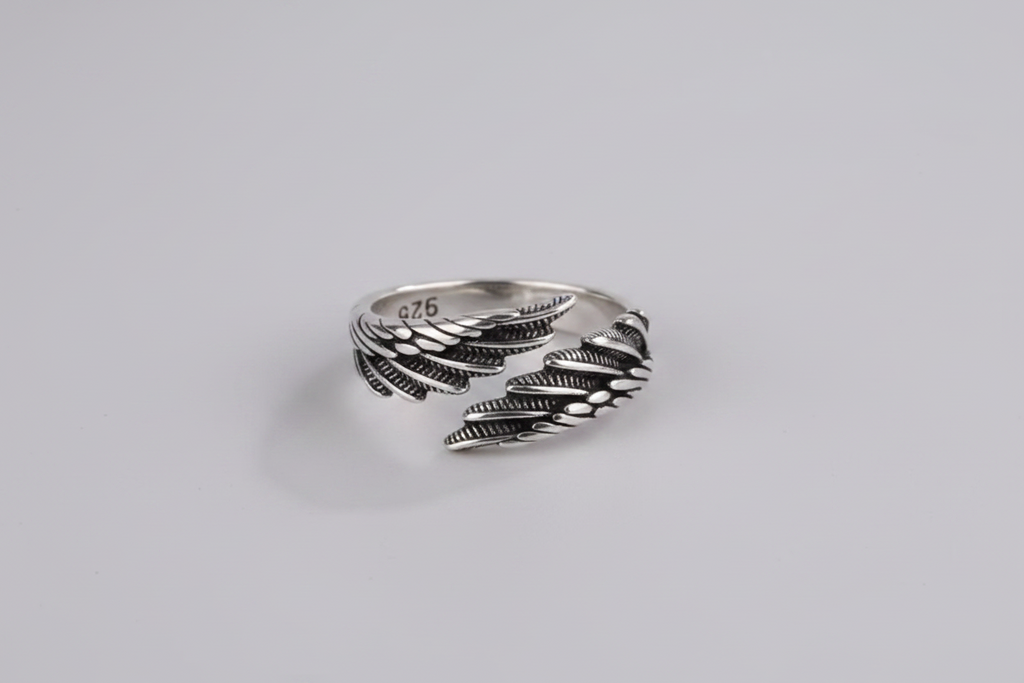 Ring mit Flügeldesign - Flügelring - 925 Silberbeschichtung - Innen aus Kupfer - Größe ist verstellbar