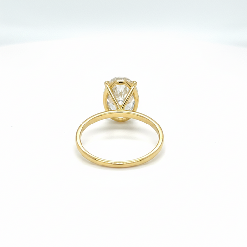 4.00 ct Oval Diamantring in Solitär Gelbgold Fassung