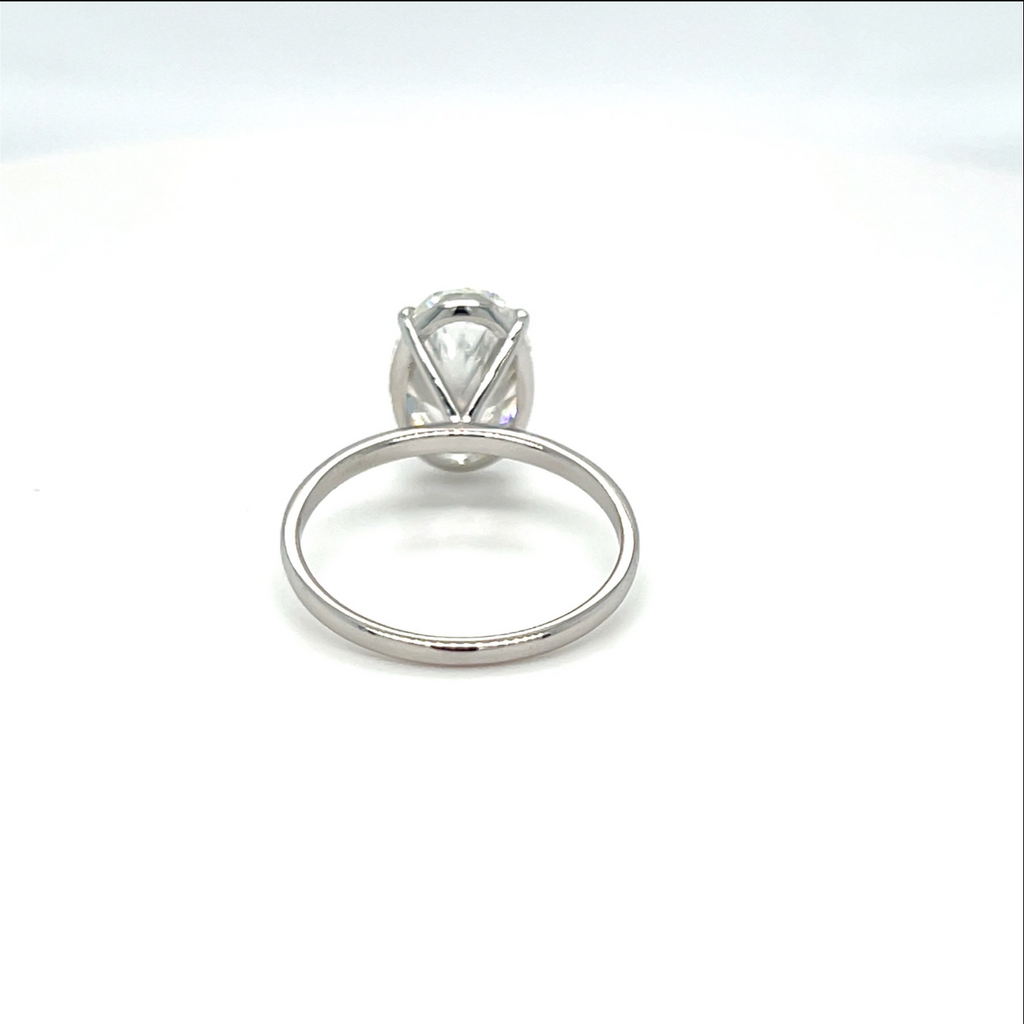 4.00 ct Oval Diamantring in Solitär Weißgold Fassung / Spezialanfertigung (Lieferzeit: 4 Wochen)