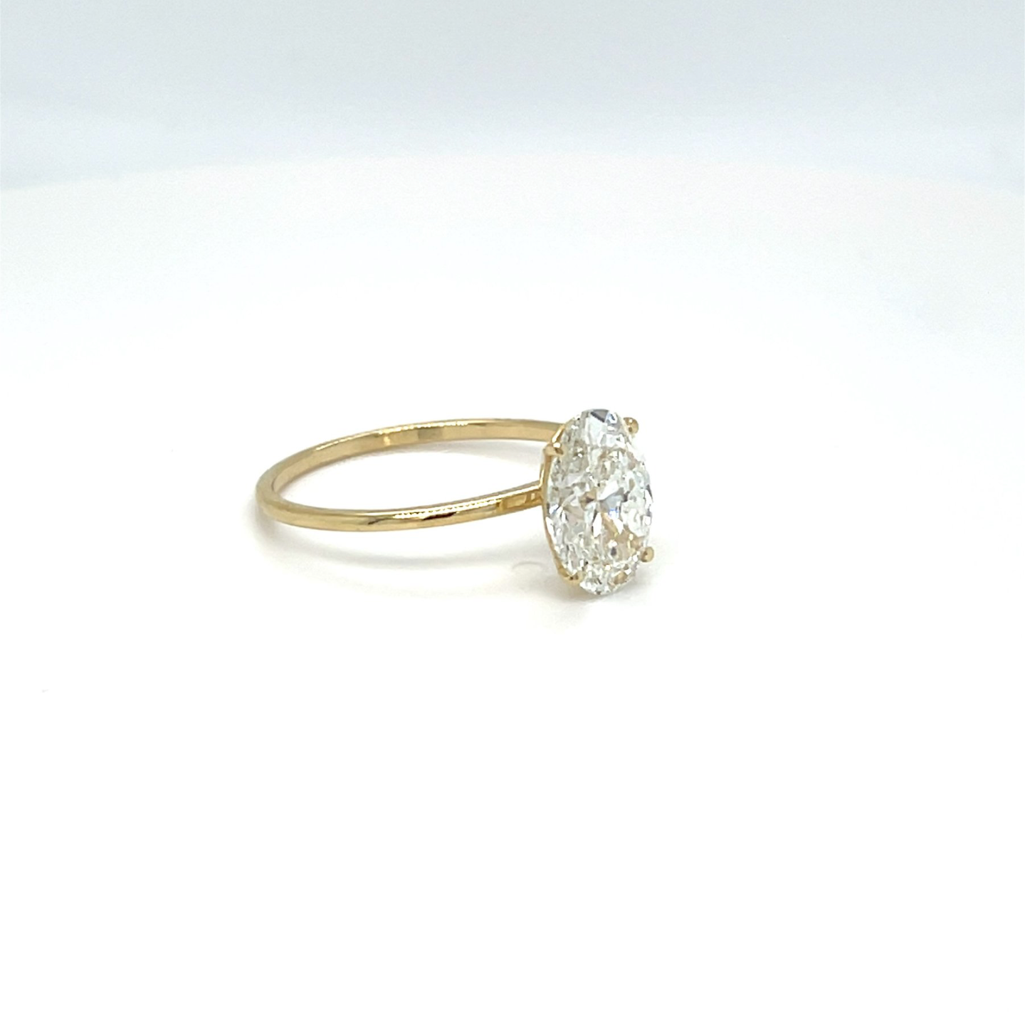 1.00 ct Oval Diamantring in Solitär Gelbgold Fassung / Spezialanfertigung (Lieferzeit: 4 Wochen)