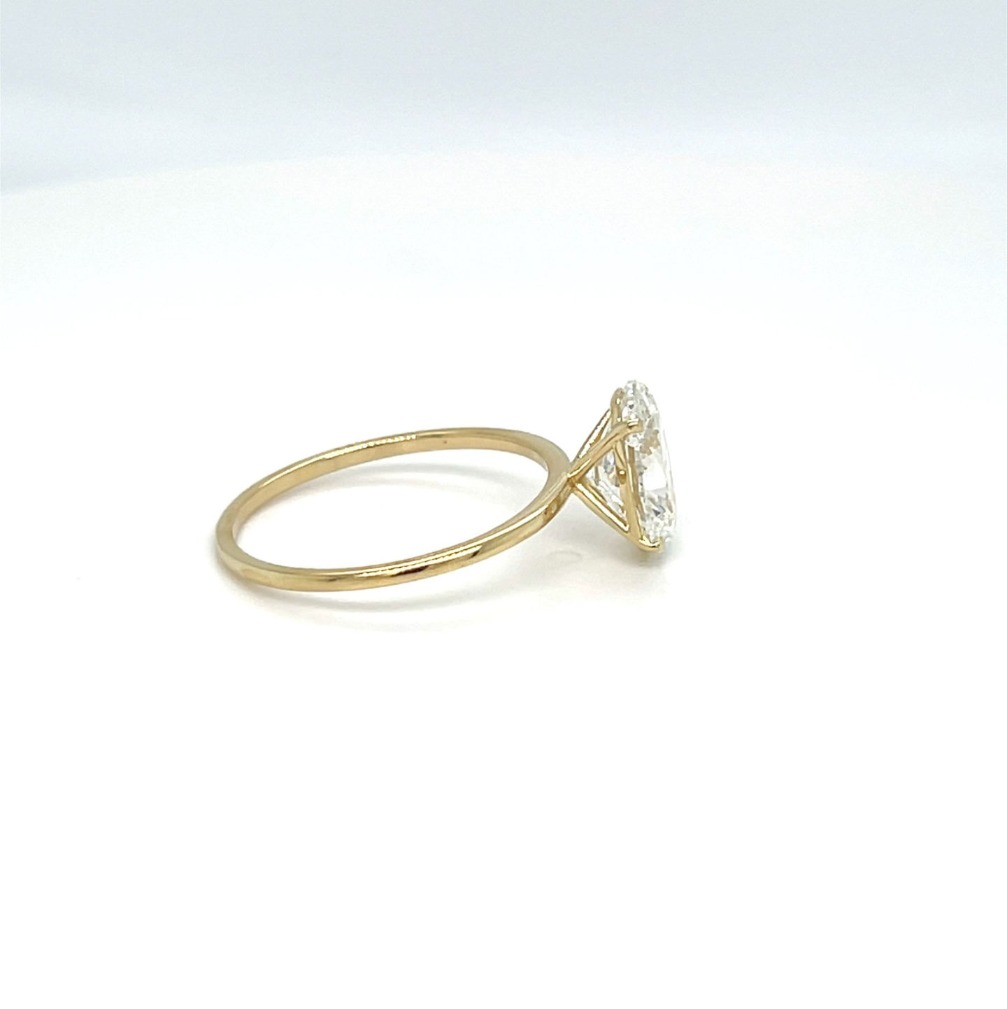 1.00 ct Oval Diamantring in Solitär Gelbgold Fassung / Spezialanfertigung (Lieferzeit: 4 Wochen)