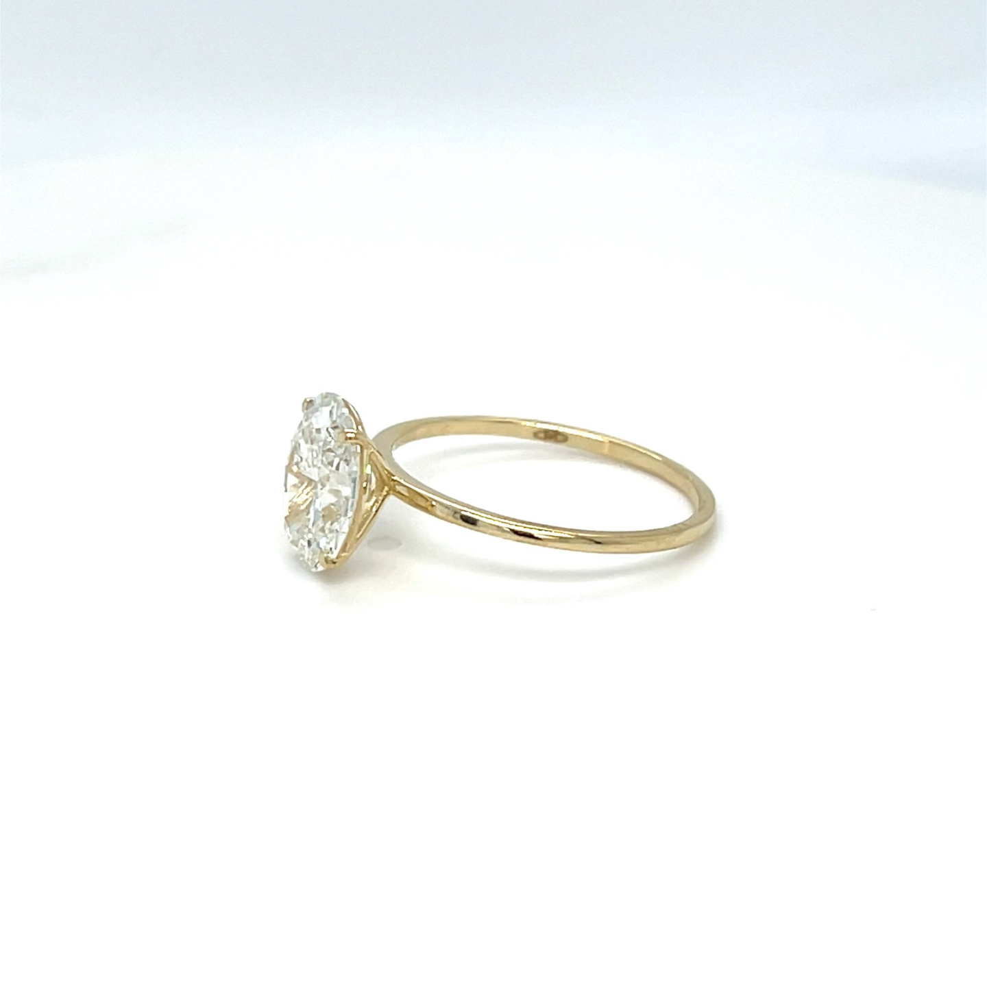 1.00 ct Oval Diamantring in Solitär Gelbgold Fassung / Spezialanfertigung (Lieferzeit: 4 Wochen)