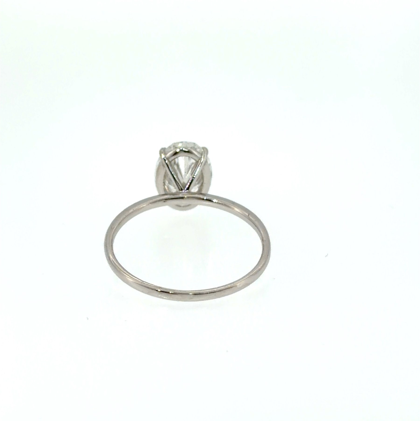 2.00 ct Oval Diamantring in Solitär Weißgold Fassung / Spezialanfertigung (Lieferzeit: 4 Wochen)