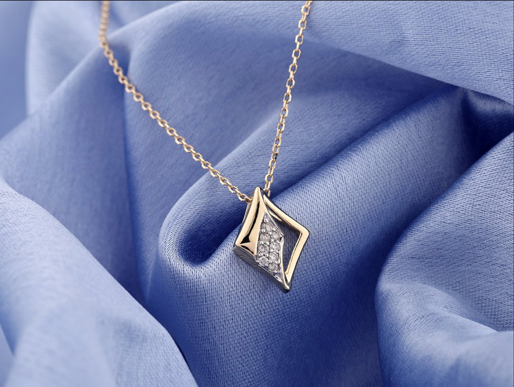 Halskette mit Anhänger – 14 Karat Gelbgold mit 0,05 ct Diamanten (natürlich)