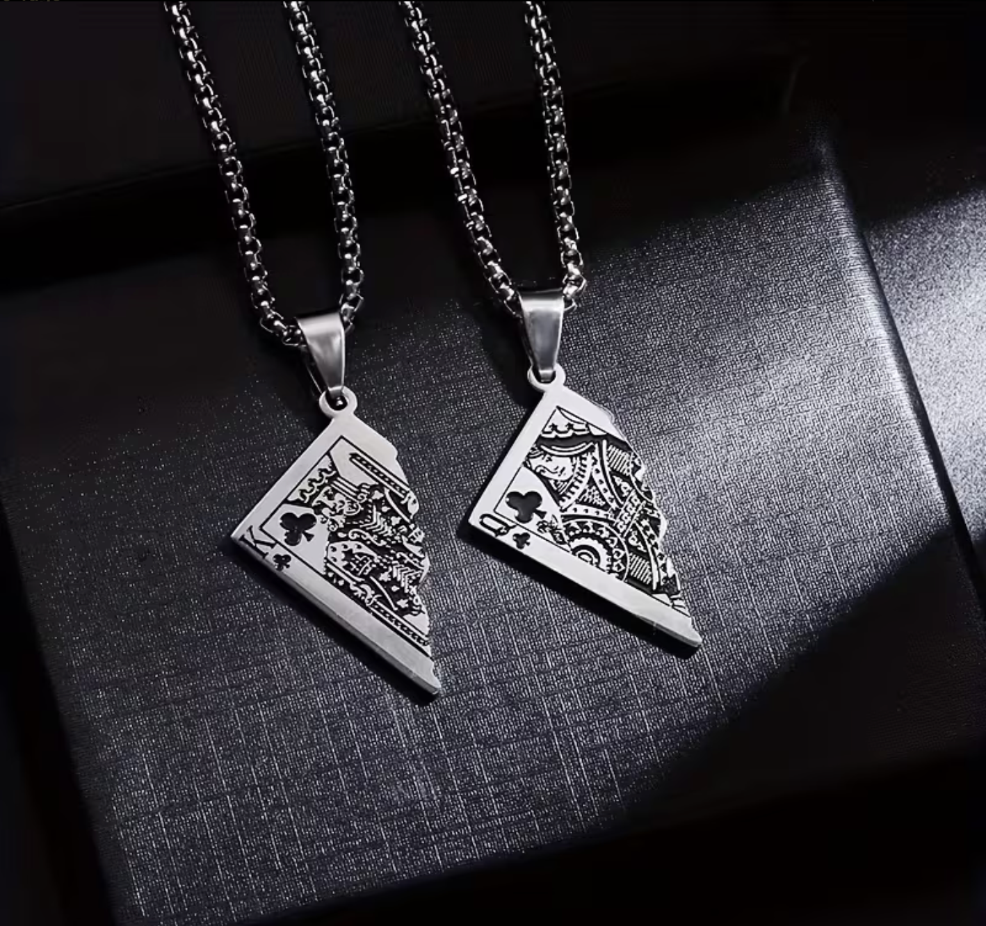 2er Set - Edelstahl Halsketten - Halbspielkarte König u. Königin - Partnerlook - 60 cm